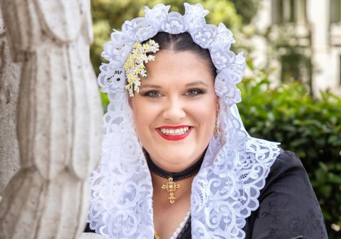 Gema Cerdá Ortiz: «Les Fogueres son 365 días de actos con una familia que eliges»