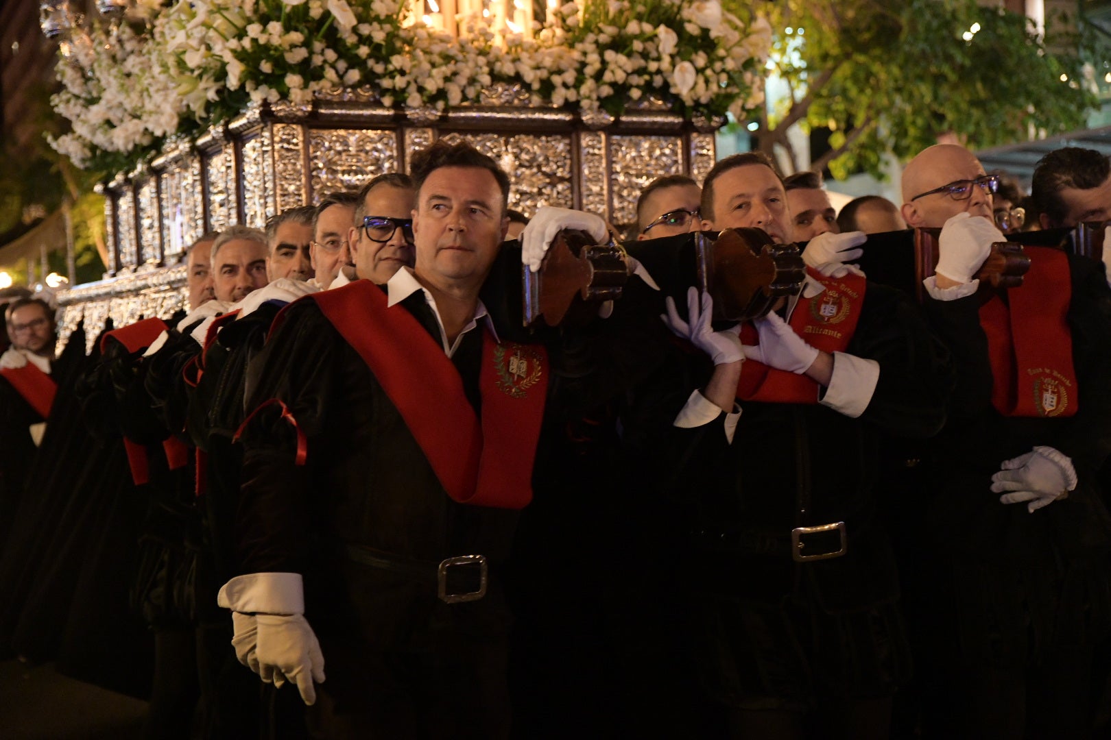 &#039;La Marinera&#039; conmociona a Alicante en el Miércoles Santo
