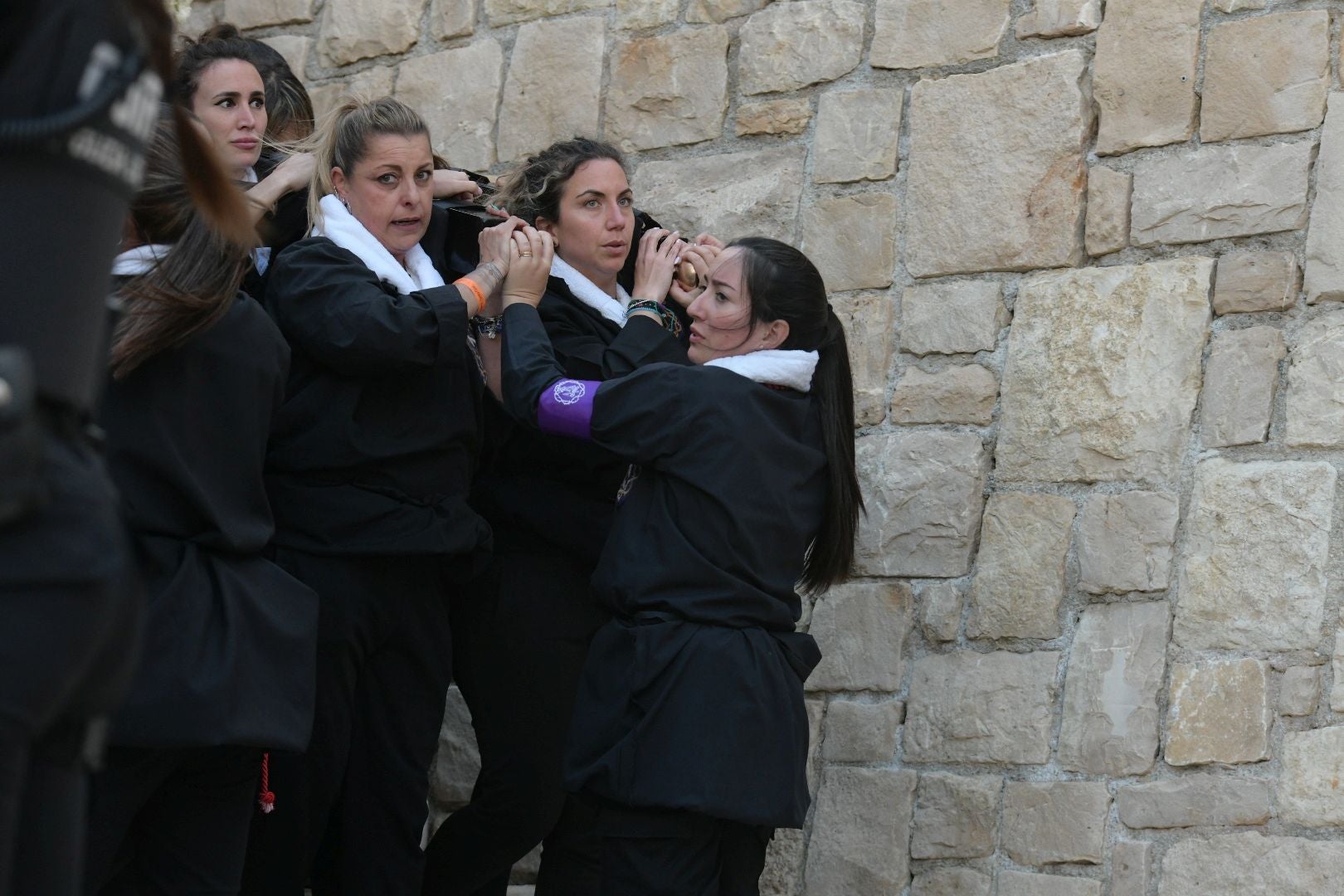 Alicante, a los pies de la procesión de Santa Cruz