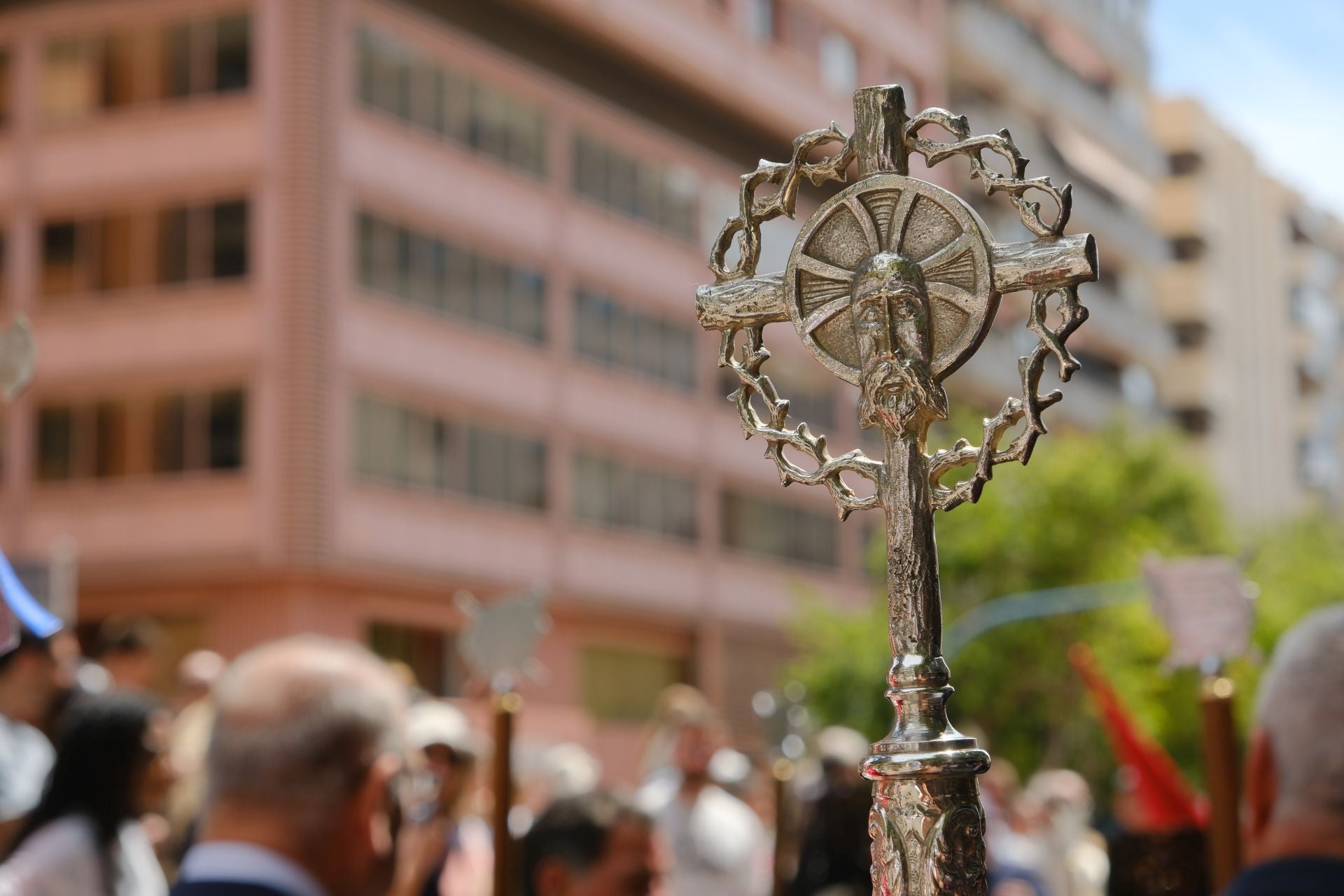 La Sentencia de Jesús llena de emoción las calles de Alicante en la mañana del Viernes Santo