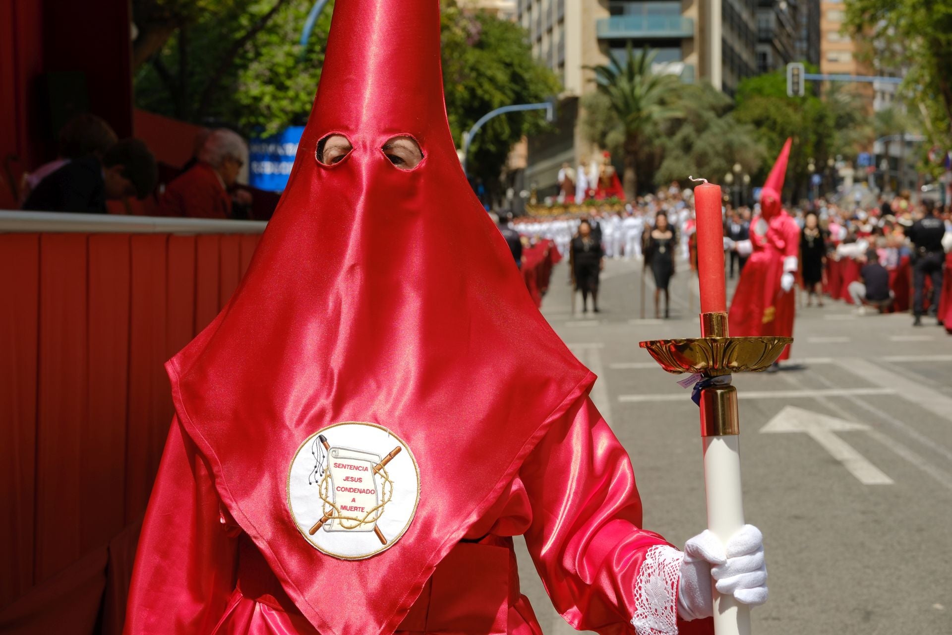 La Sentencia de Jesús llena de emoción las calles de Alicante en la mañana del Viernes Santo
