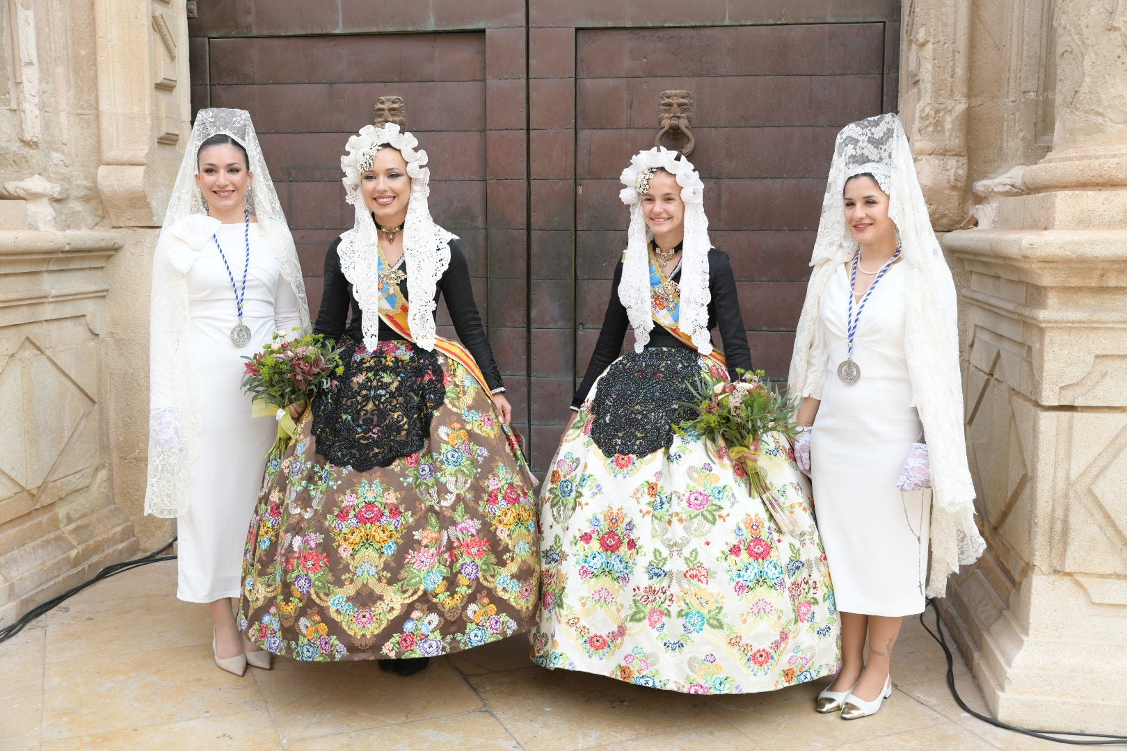 La Virgen de la Alegría y el Cristo Resucitado se encuentran en la plaza del Ayuntamiento de Alicante