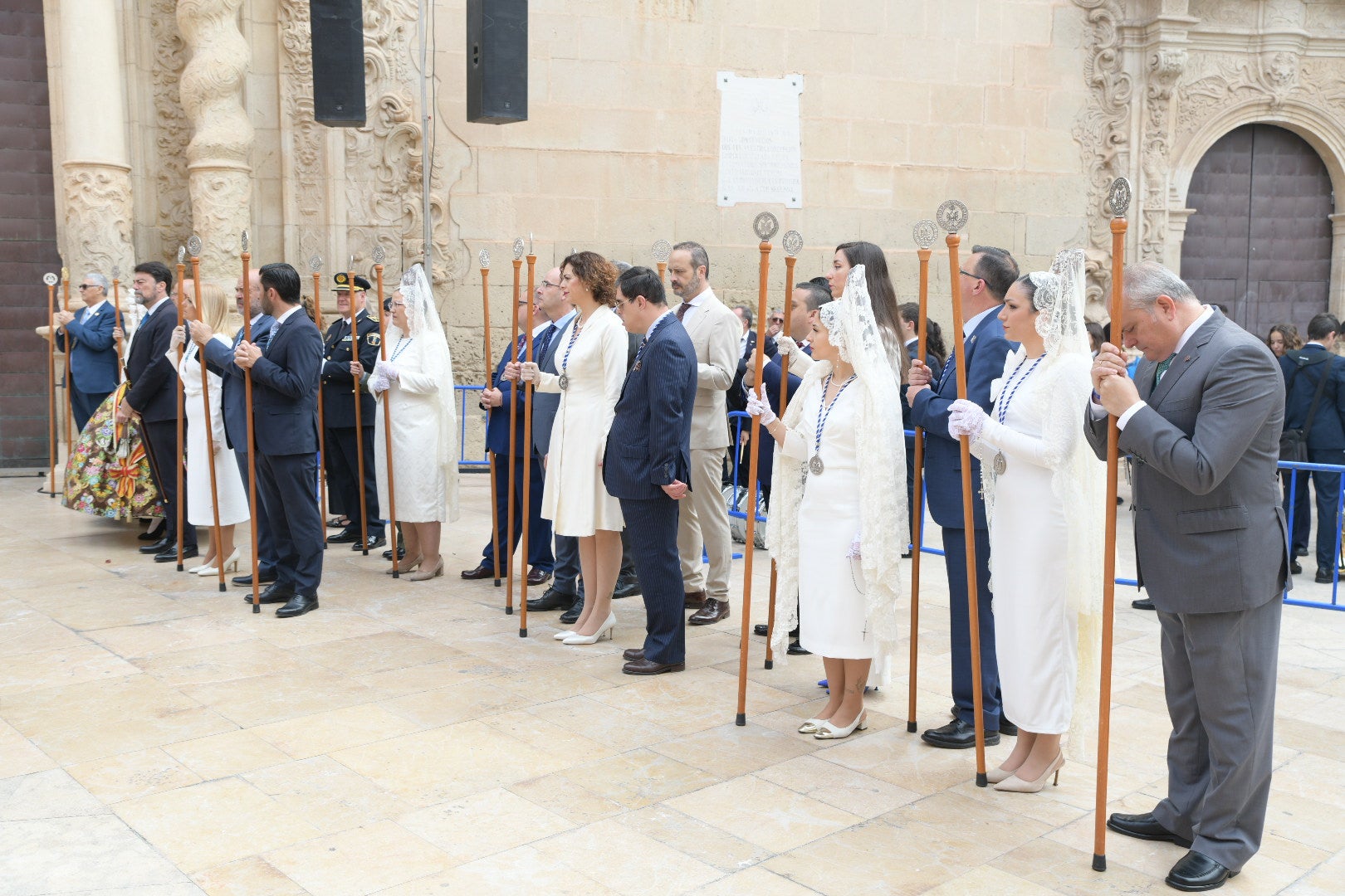 La Virgen de la Alegría y el Cristo Resucitado se encuentran en la plaza del Ayuntamiento de Alicante