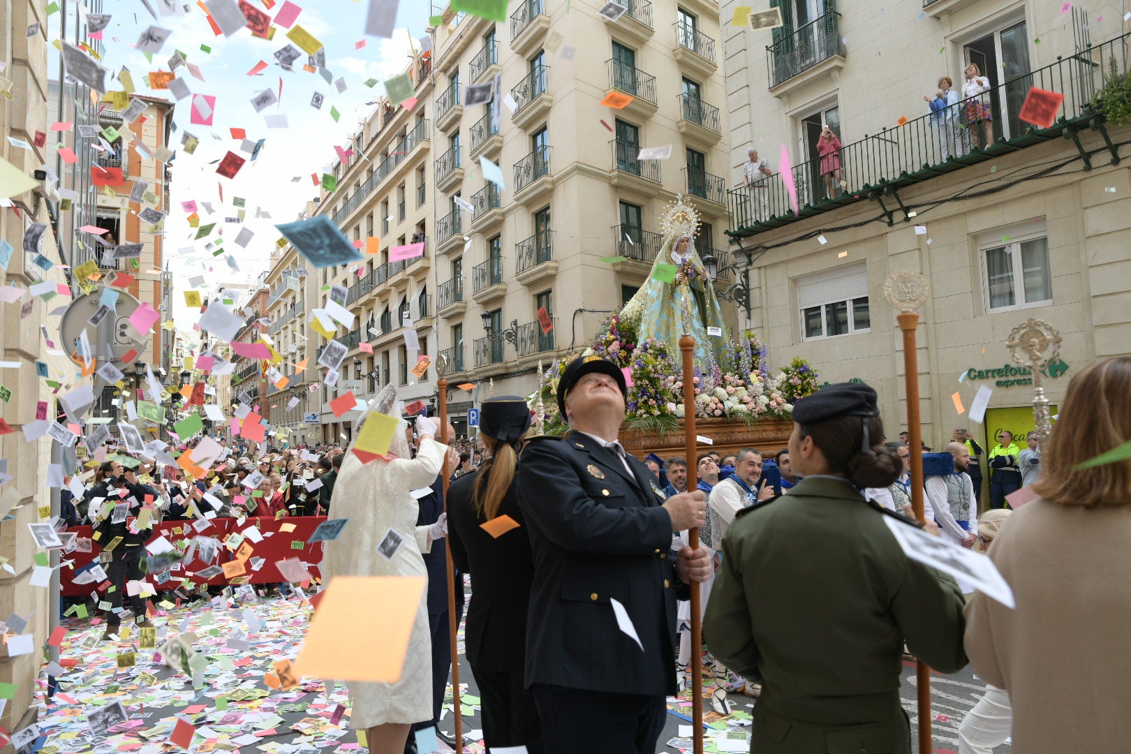La Virgen de la Alegría y el Cristo Resucitado se encuentran en la plaza del Ayuntamiento de Alicante