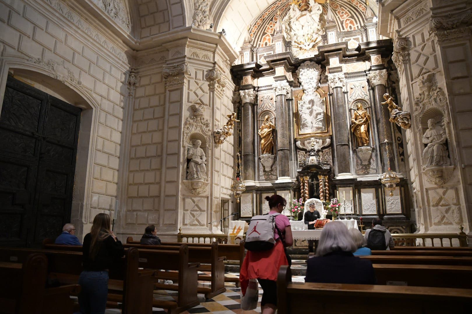 Alicante llora la muerte del Papa Francisco