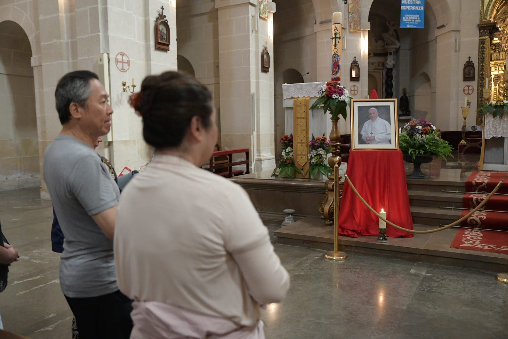 Alicante llora la muerte del Papa Francisco