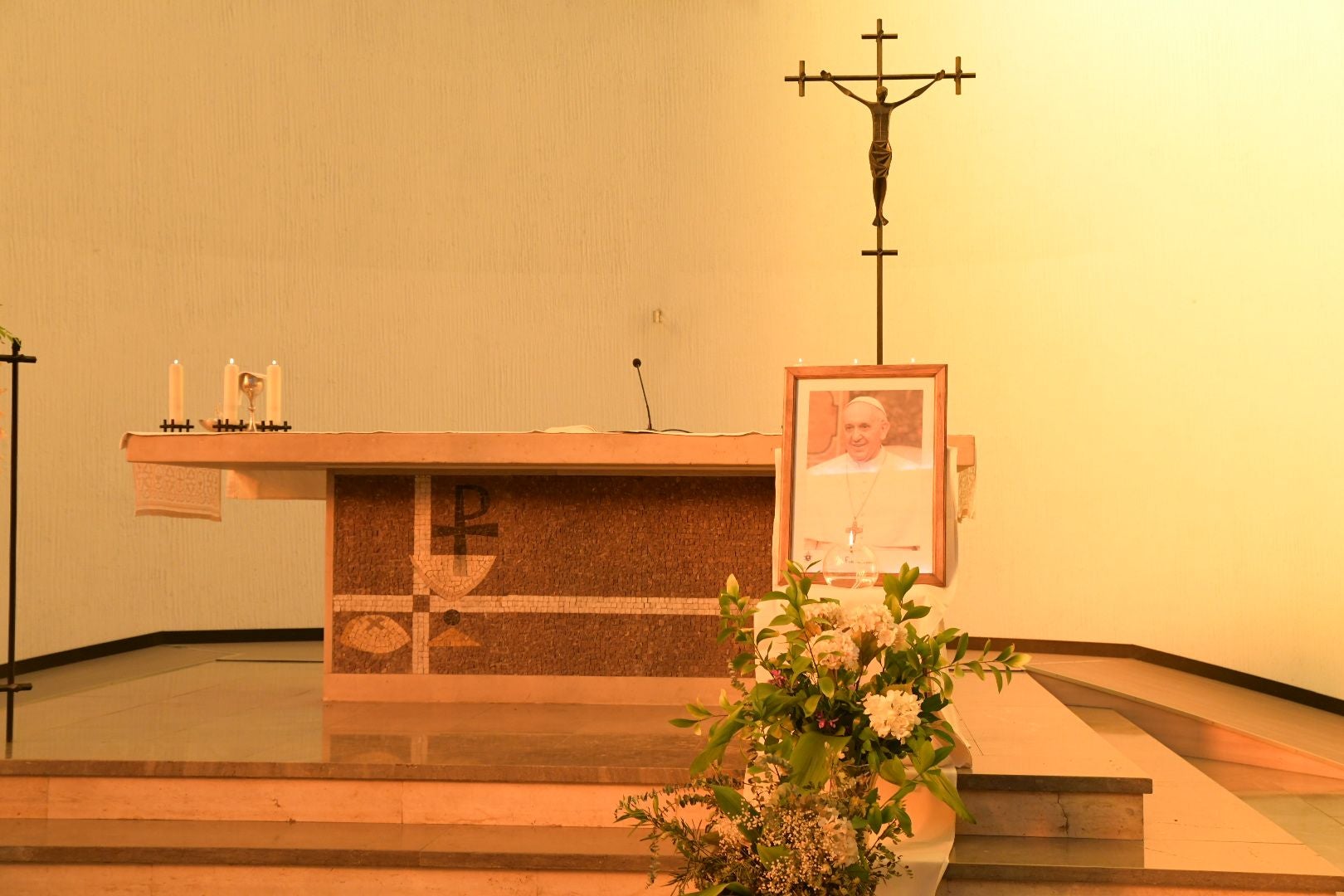 Los jesuitas de Alicante rezan por su hermano Francisco