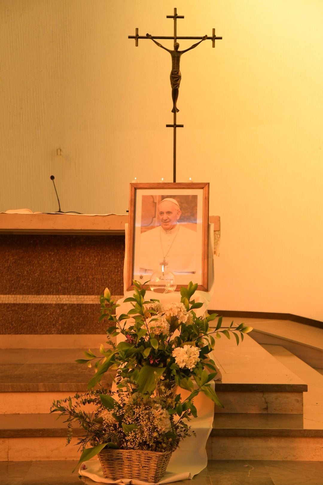 Los jesuitas de Alicante rezan por su hermano Francisco