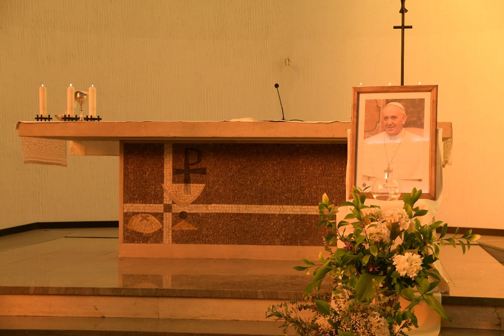 Los jesuitas de Alicante rezan por su hermano Francisco
