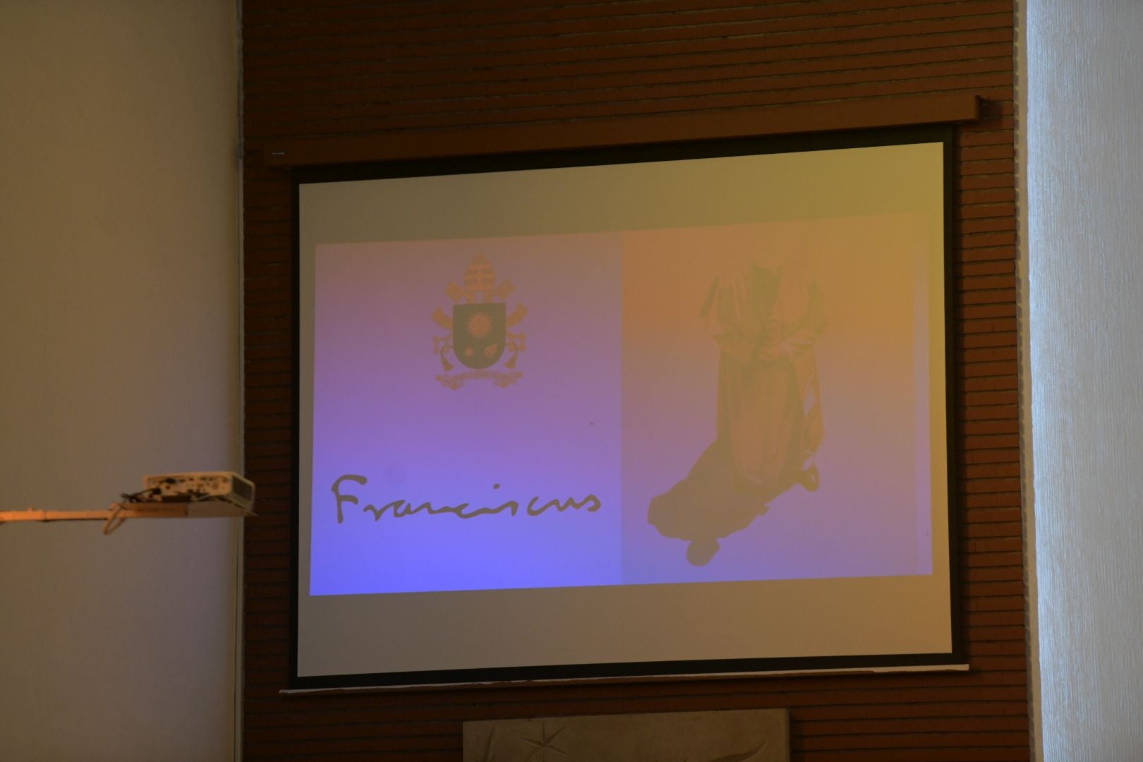 Los jesuitas de Alicante rezan por su hermano Francisco