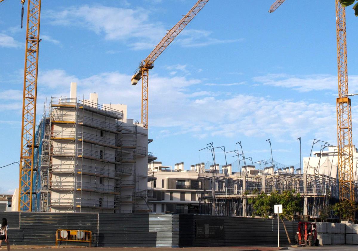 La compra de vivienda en Alicante registra su mejor inicio de año desde la burbuja inmobiliaria