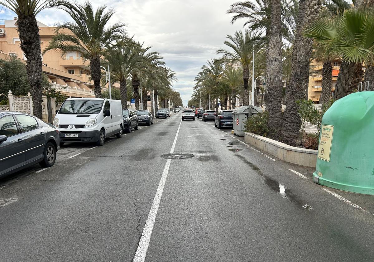 Avenida San Bartolomé de Tirajana, la principal calle de Arenales del Sol.