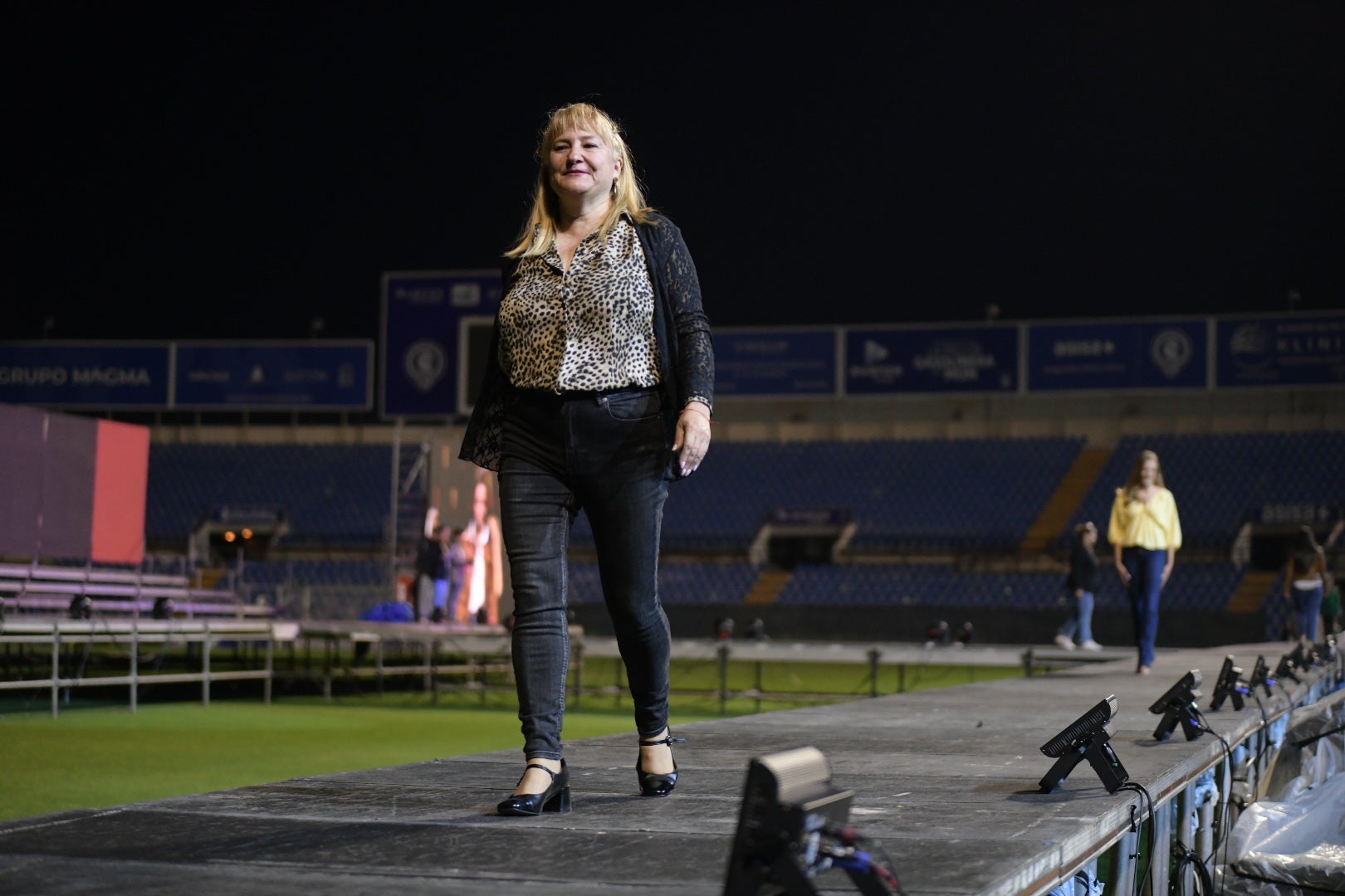 Las candidatas a bellea del foc de Alicante ensayan en la pasarela del Rico Pérez