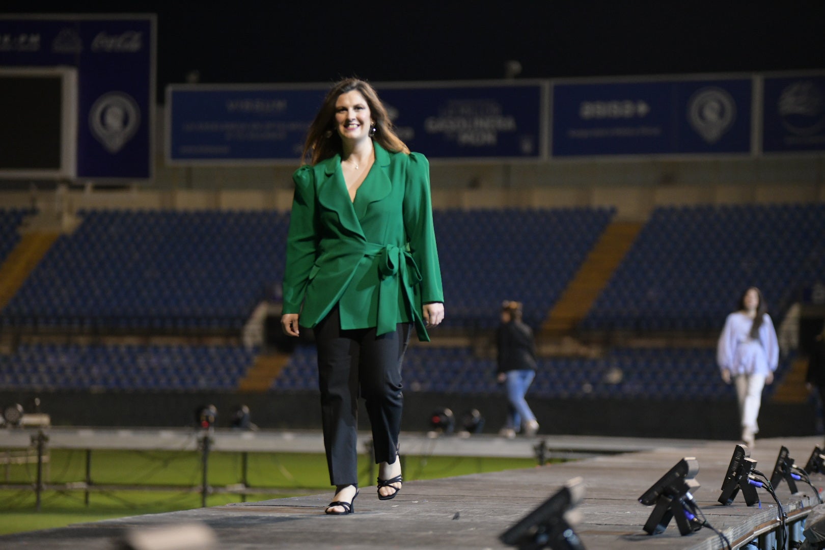 Las candidatas a bellea del foc de Alicante ensayan en la pasarela del Rico Pérez