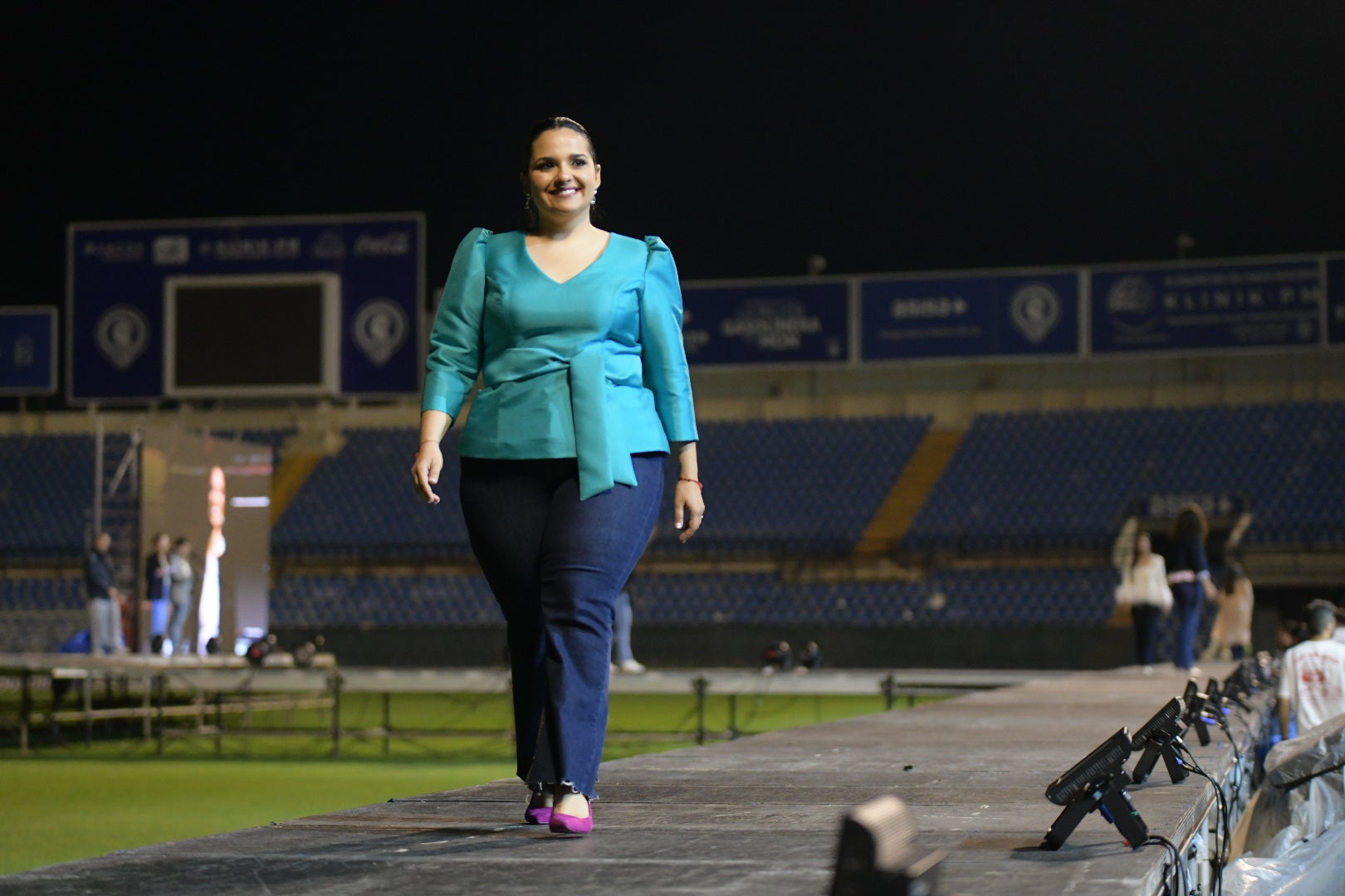 Las candidatas a bellea del foc de Alicante ensayan en la pasarela del Rico Pérez