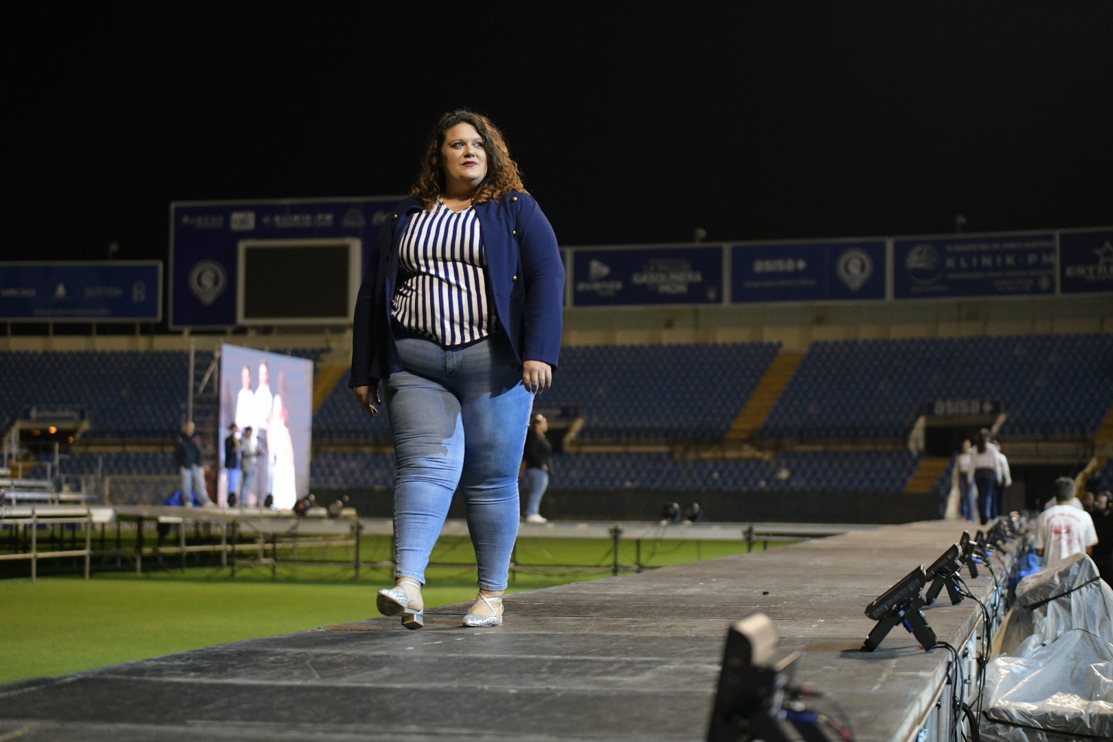 Las candidatas a bellea del foc de Alicante ensayan en la pasarela del Rico Pérez