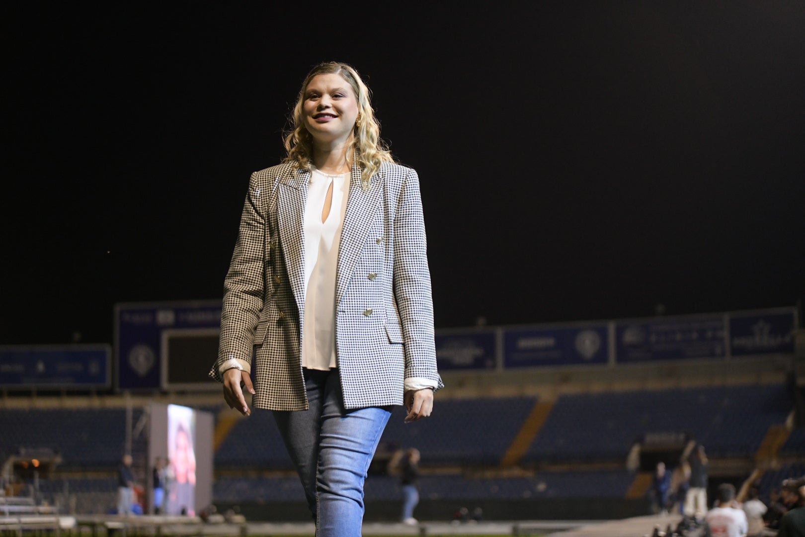 Las candidatas a bellea del foc de Alicante ensayan en la pasarela del Rico Pérez
