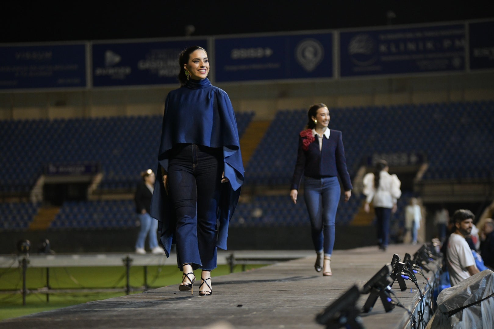 Las candidatas a bellea del foc de Alicante ensayan en la pasarela del Rico Pérez