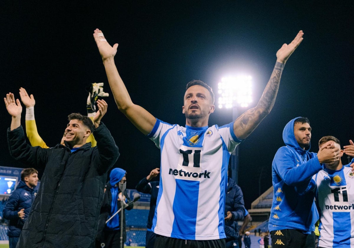 Tense Wait at Hércules for the Renewals of Javi Moreno and Carlos Abad