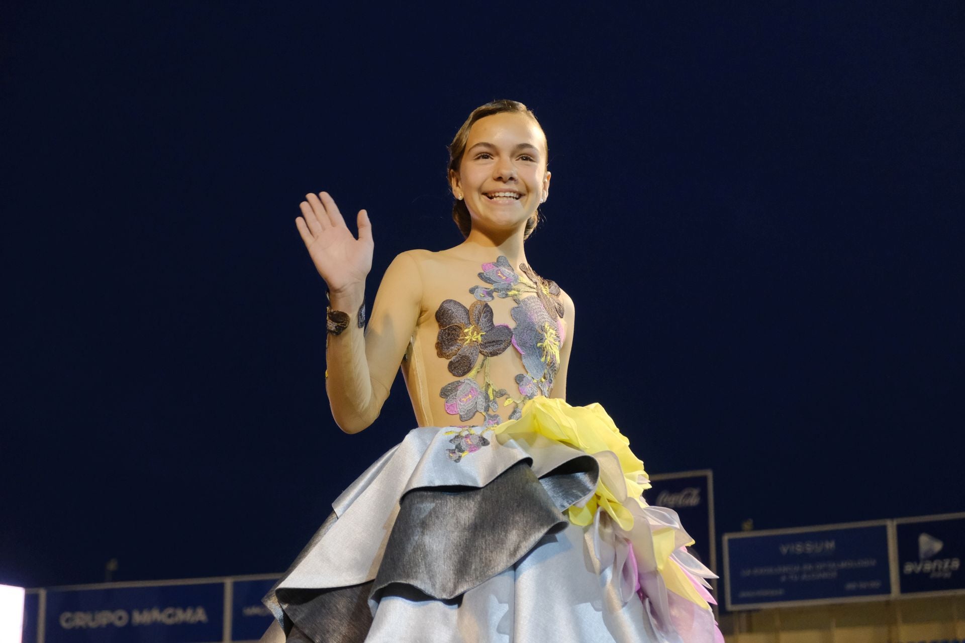 Las candidatas infantiles estrenan la pasarela en el Rico Pérez