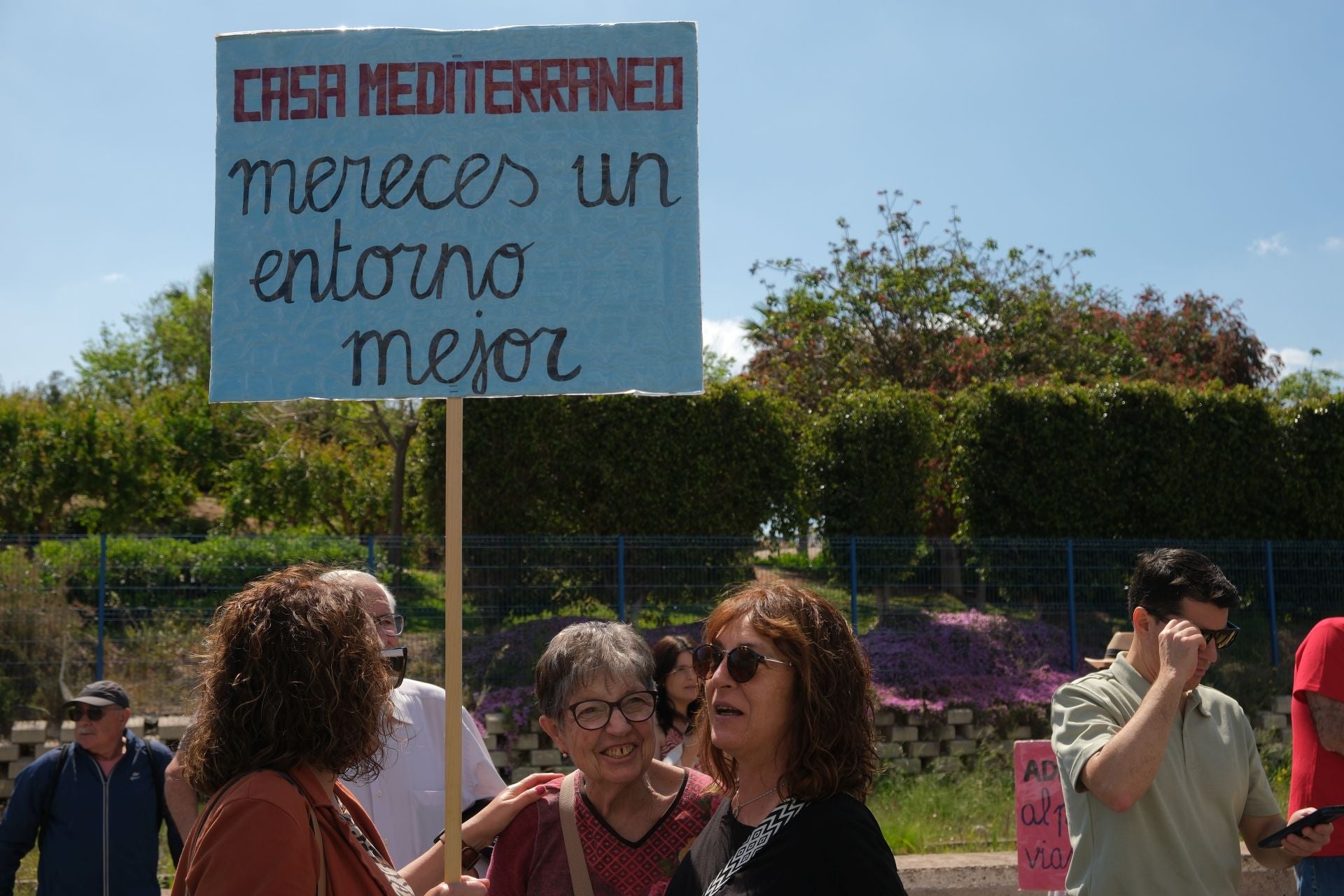 Los vecinos claman Alicante: «Queremos entrar al Parque del Mar»
