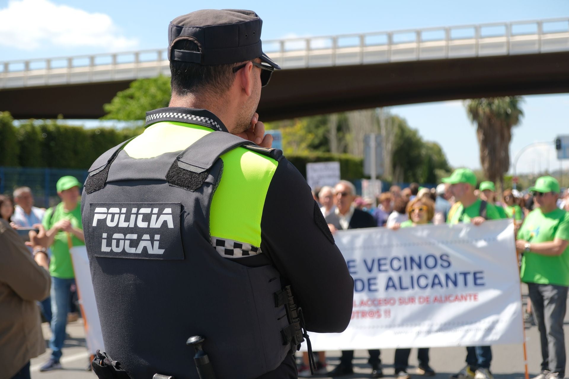 Los vecinos claman Alicante: «Queremos entrar al Parque del Mar»