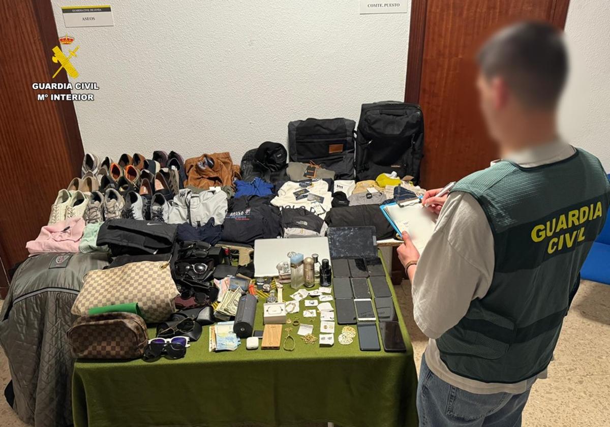 La Guardia Civil tumba una banda que desvalijó más de 80 viviendas en Jávea