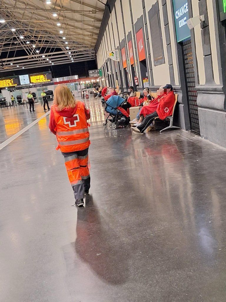 People were forced to spend the night at the Alicante-Terminal train station.
