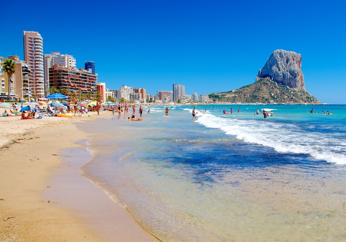 La Costa Blanca confirma los mejores pronósticos y vivirá otro puente de lleno turístico