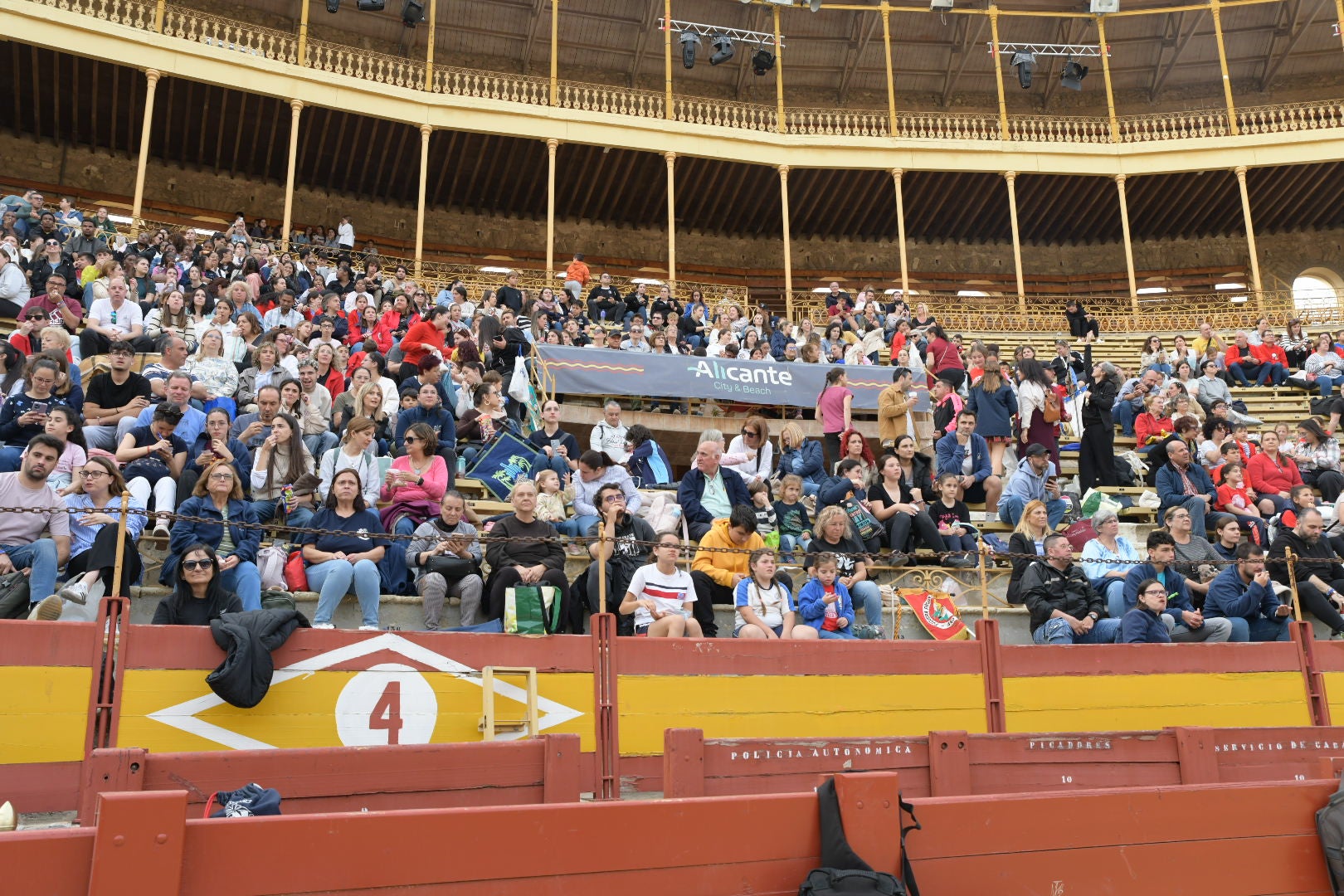 Así ha sido el segundo día de ensayos para la gala de elección de las belleas