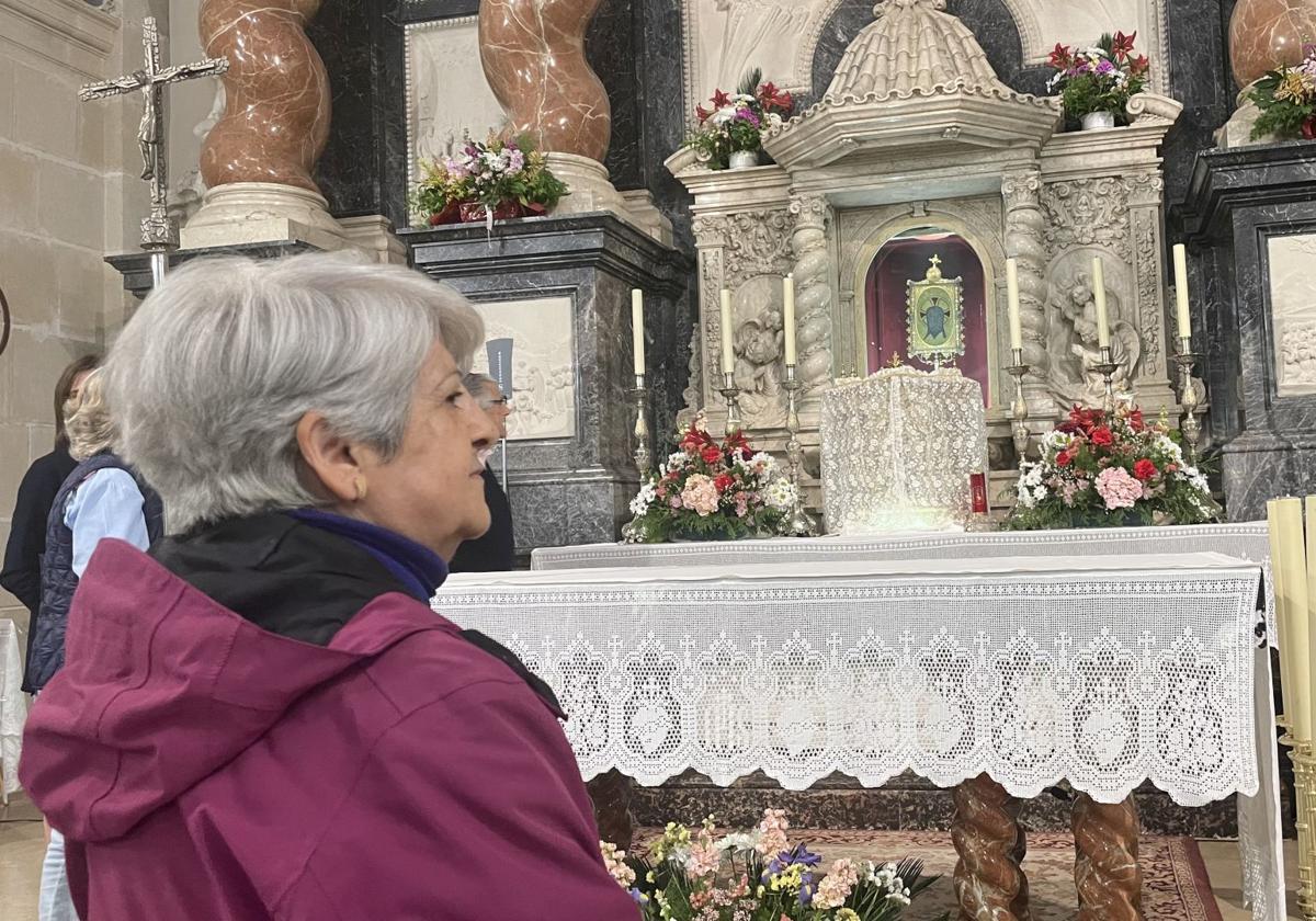 Cientos de kilómetros por carretera para venerar la Santa Faz: «Le pedí por mí y ahora por mi nieto»