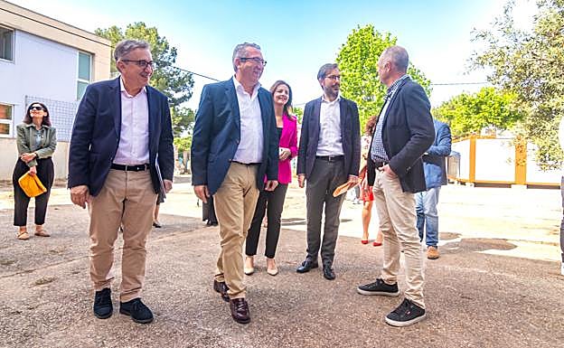 Visita de las autoridades a las obras del nuevo centro.