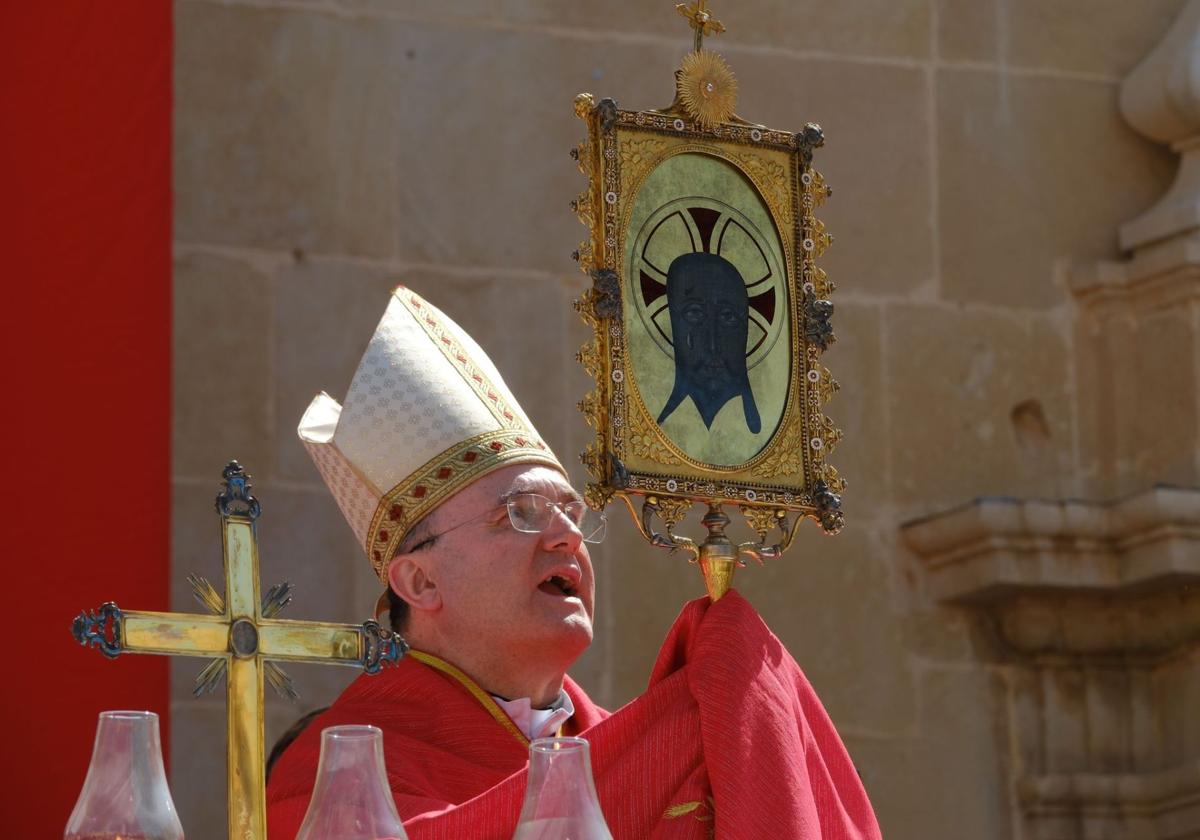 Así te hemos contado en directo la peregrina de la Santa Faz