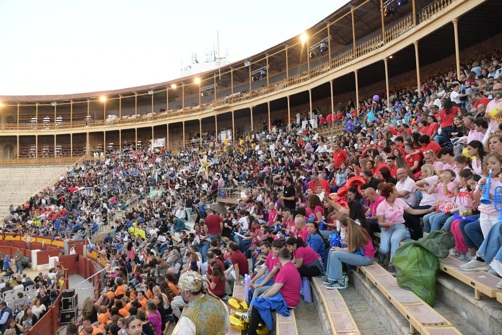 La elección de la bellea del foc infantil en imágenes