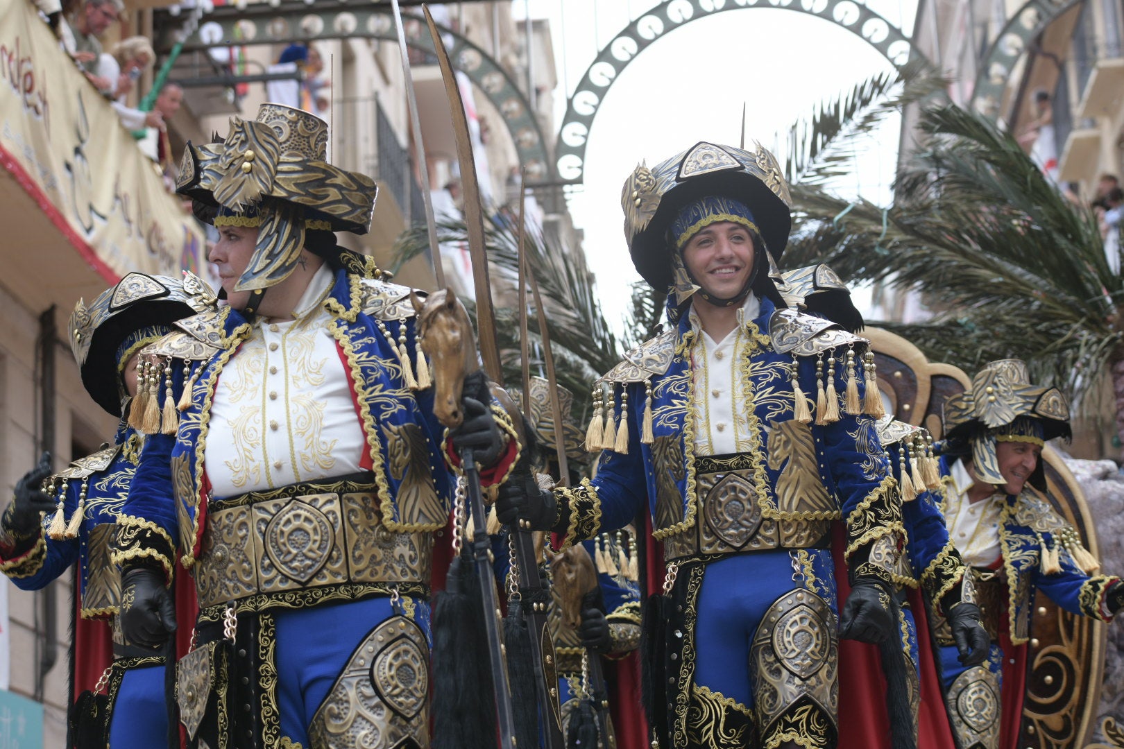 Los contrabandistas culminan la Entrada cristiana de Alcoi