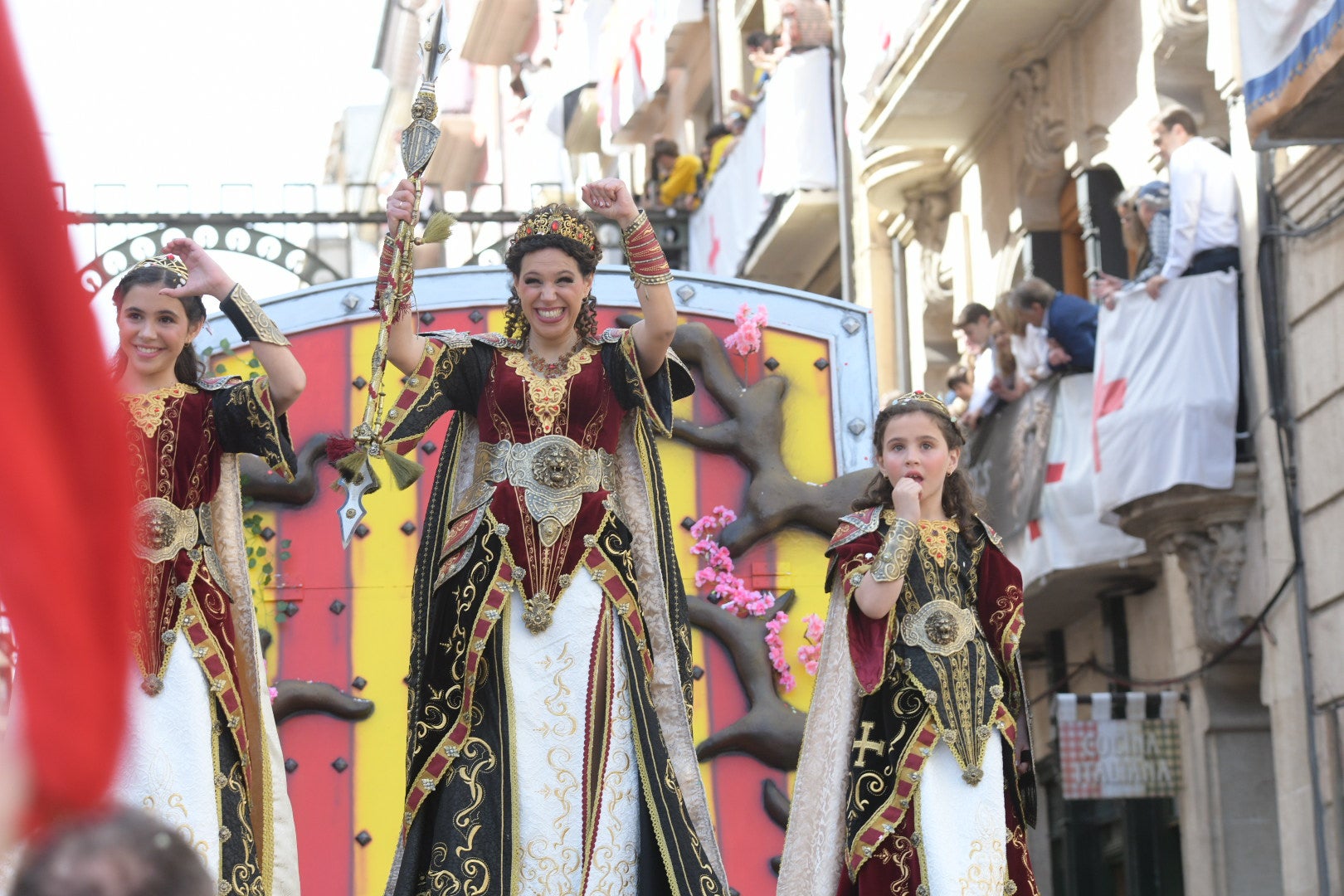 La Entrà de Moros y Cristianos de Alcoi arranca con la capitanía de los aragoneses