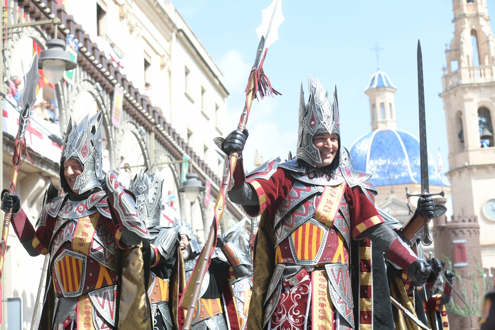 La Entrà de Moros y Cristianos de Alcoi arranca con la capitanía de los aragoneses