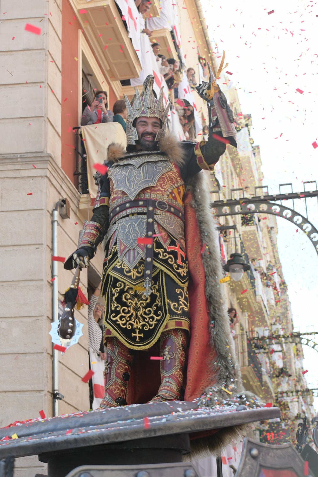 La Entrà de Moros y Cristianos de Alcoi arranca con la capitanía de los aragoneses