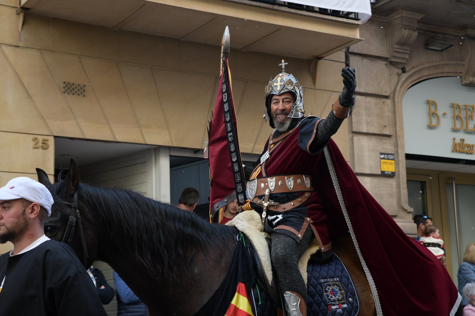 La Entrà de Moros y Cristianos de Alcoi arranca con la capitanía de los aragoneses