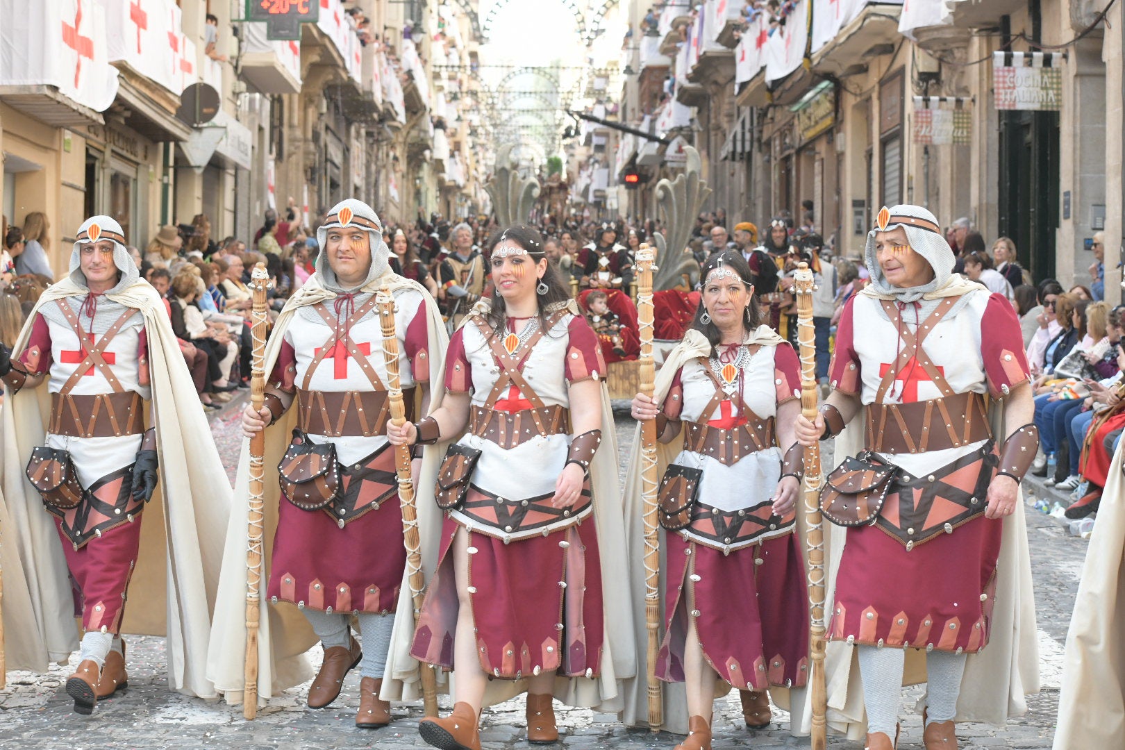 La Entrà de Moros y Cristianos de Alcoi arranca con la capitanía de los aragoneses