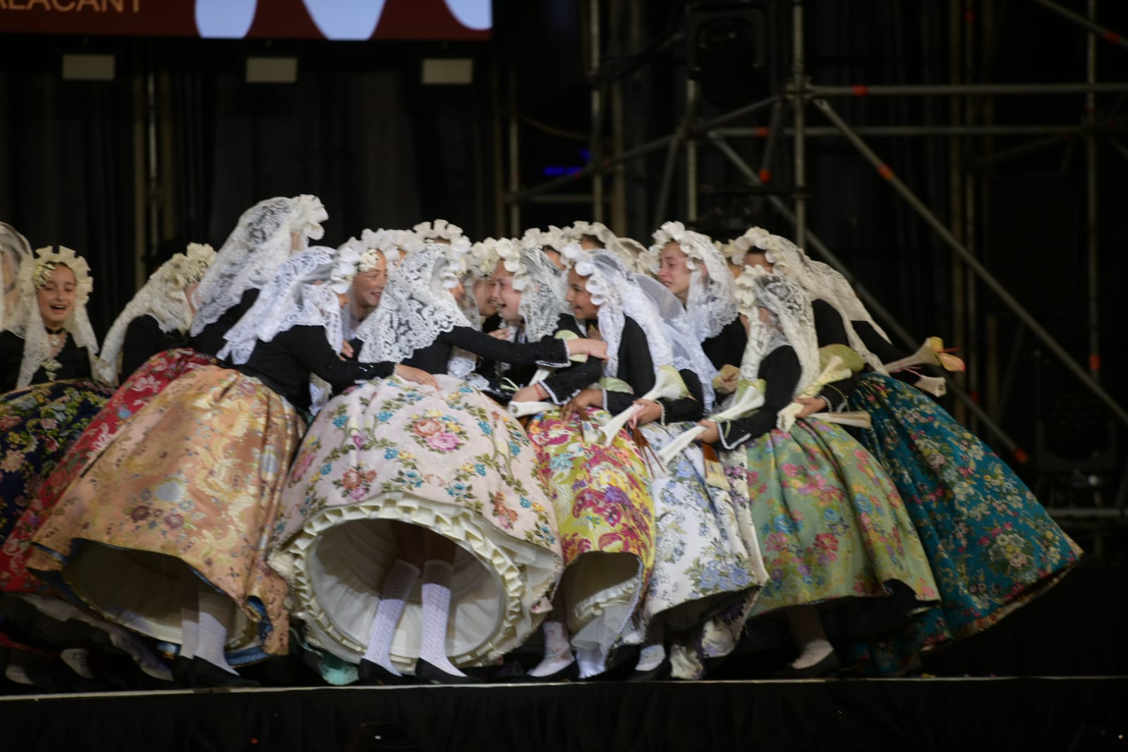 La elección de la bellea del foc infantil en imágenes