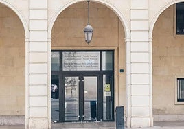 Acceso a la Audiencia Provincial de Alicante.