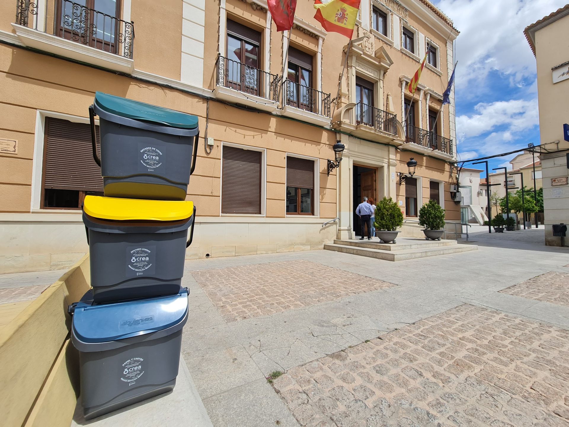 The Reason Elda Distributes Micro Waste Containers