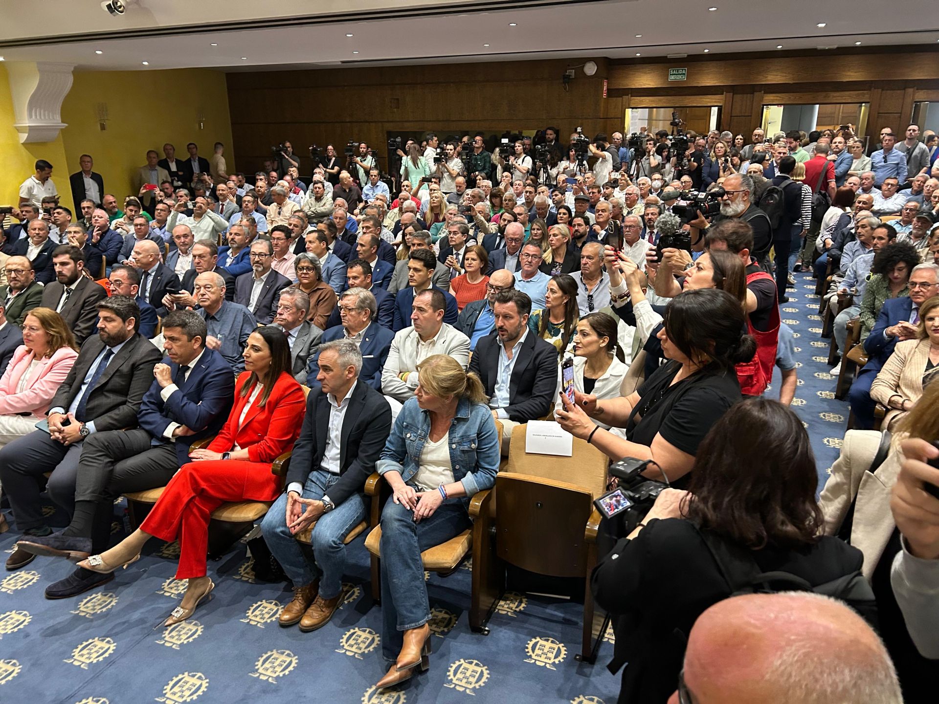 Imagen principal - Frente común alicantino para frenar el enésimo recorte del trasvase Tajo-Segura