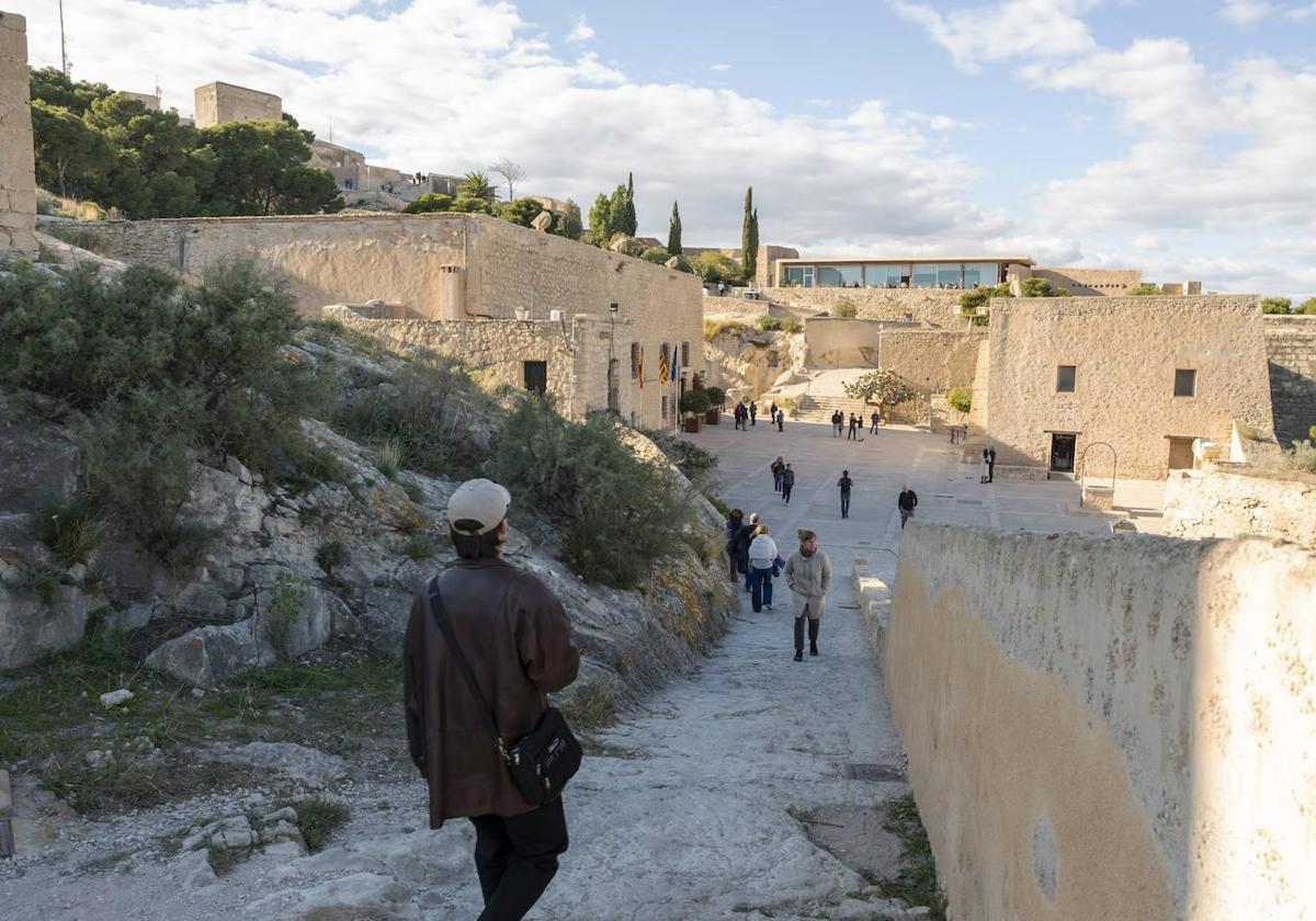 Sensores, cámaras y mapas de calor en el nuevo cerebro digital del castillo de Santa Bárbara