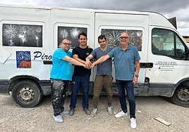 Pedro Espadero y Sergio Gómez con los responsables de Hermanos Sirvent.