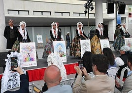Presentación de bocetos de las hogueras Especiales de Alicante.