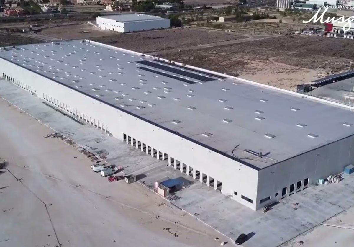Musgrave (Dialprix) inaugura su nuevo centro logístico en Monforte del Cid tras invertir 7 millones de euros
