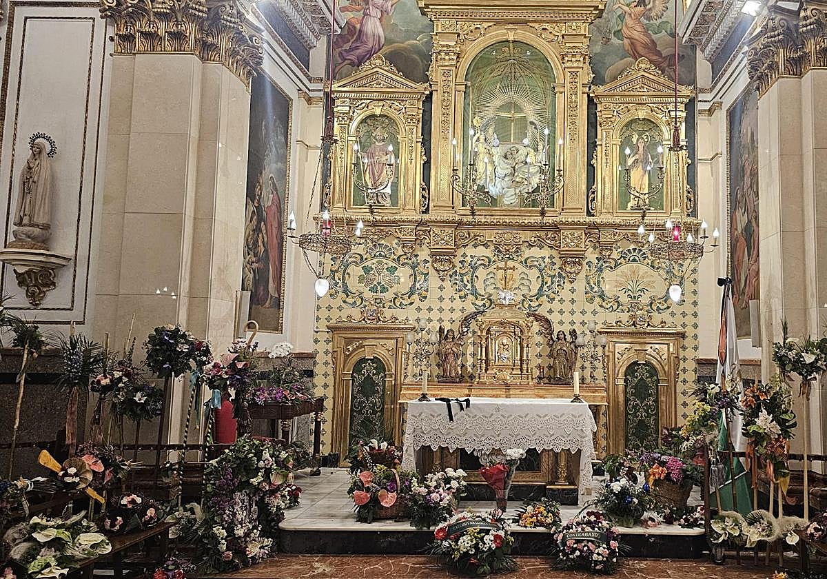 Ofrenda por el aniversario celebrado este jueves en la Iglesia de Nuestra Señora de la Asunción.