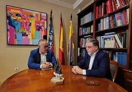Reunión de los alcaldes de Ibi y Villena, Sergio Carrasco y Fulgencio Cerdán, respectivamente.